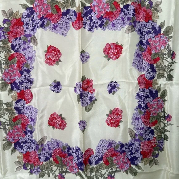 VINTAGE 100% Silk Oscar De La Renta for Accessory Street Floral Oversized Scarf - Picture 3 of 8